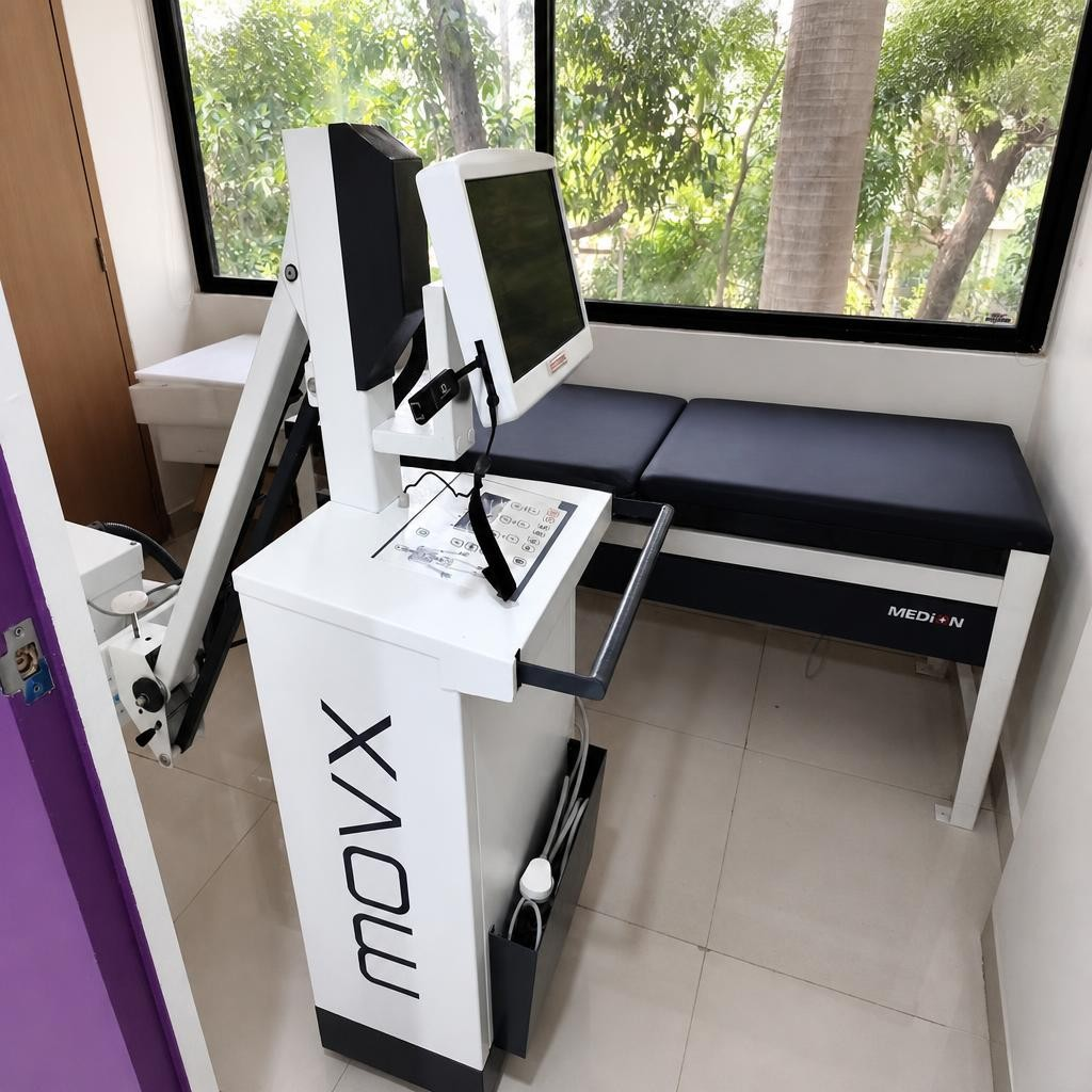 X-ray unit and examination table in the Aura Vets radiography room